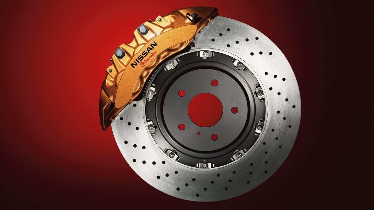 Nissan GT-R brakes with monoblock Calipers